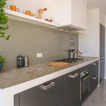 펜션 Unique Townhouse ~ Private Pool ~ Rooftop Terrace *